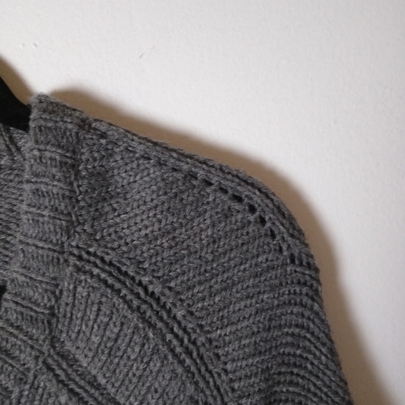 Sundance Size M Gray Cocoon Sweater Gray Lambswool Blend EUC - Picture 6 of 6
